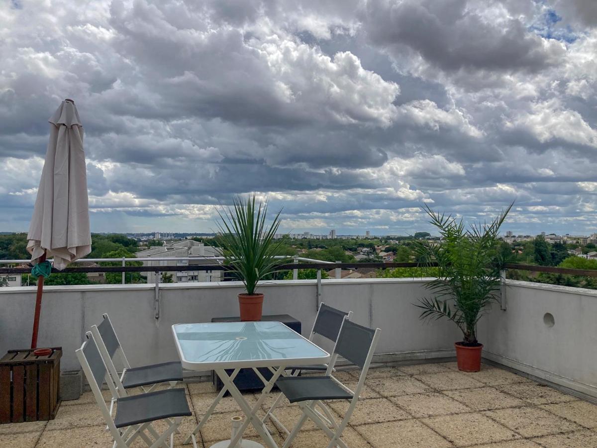 ברוז' Proche Bordeaux Appartement 75 M2 Rooftop מראה חיצוני תמונה